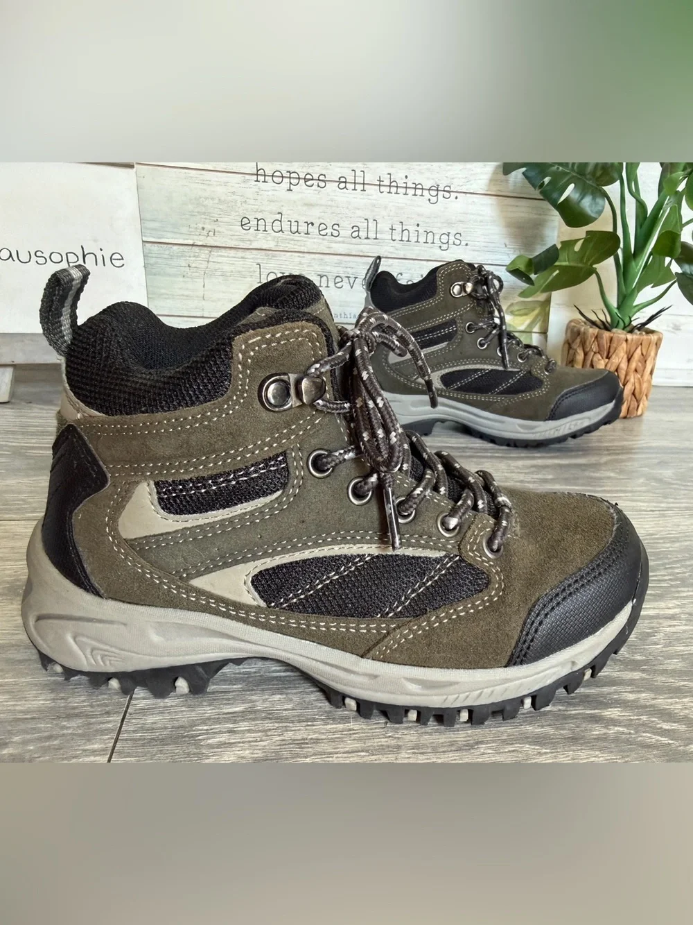 Denali Kids Olive Green and Black Hiking Boots